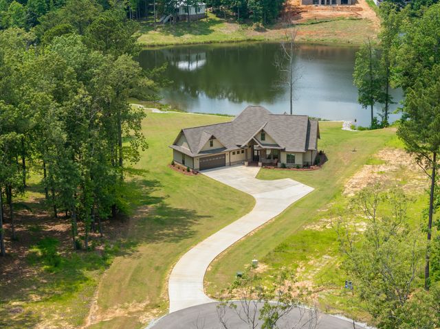 185 Stately Oak Dr, Huntingdon, TN 38344
