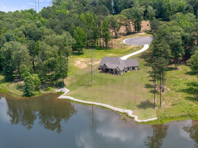 185 Stately Oak Dr, Huntingdon, TN 38344