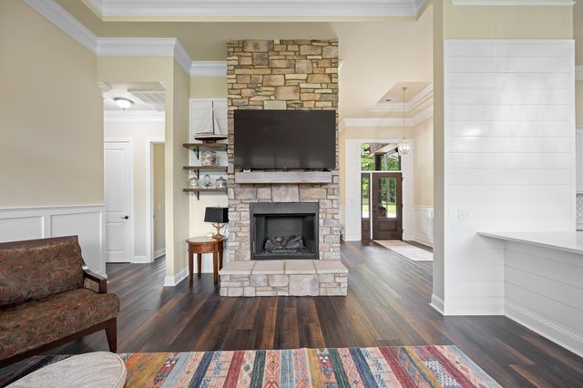 185 Stately Oak Dr, Huntingdon, TN 38344