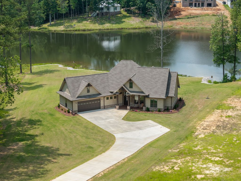 185 Stately Oak Dr, Huntingdon, TN 38344