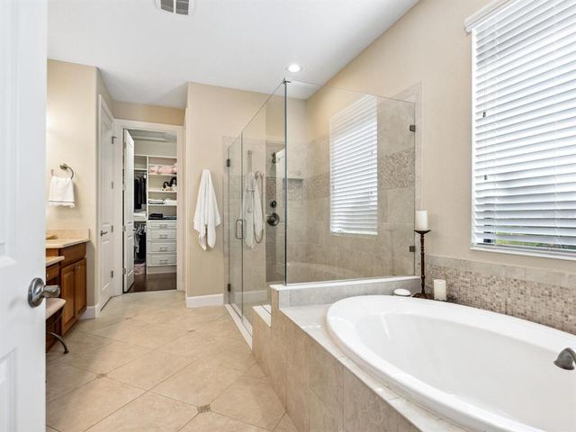 2525 VACCARO DRIVE, Sarasota, FL 34231
