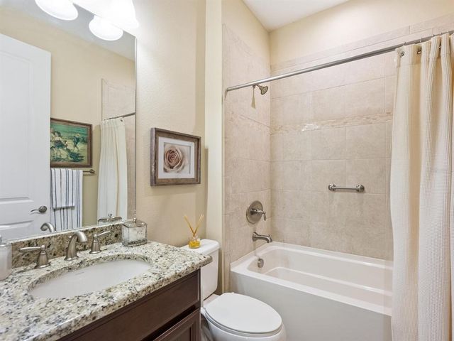 2525 VACCARO DRIVE, Sarasota, FL 34231
