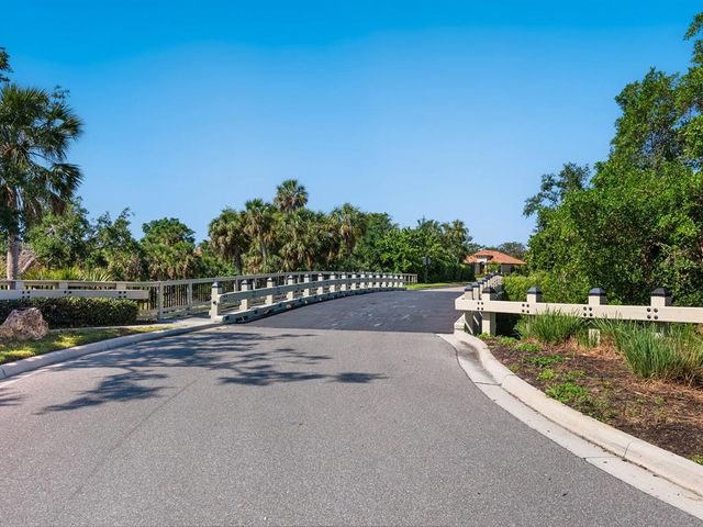 2525 VACCARO DRIVE, Sarasota, FL 34231