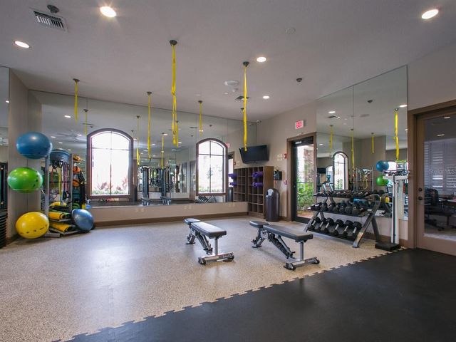 2525 VACCARO DRIVE, Sarasota, FL 34231