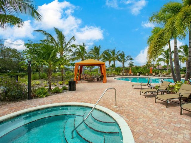 2525 VACCARO DRIVE, Sarasota, FL 34231