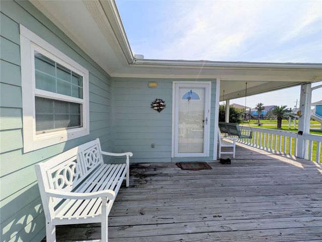 942 Surfview, Crystal Beach, TX 77650
