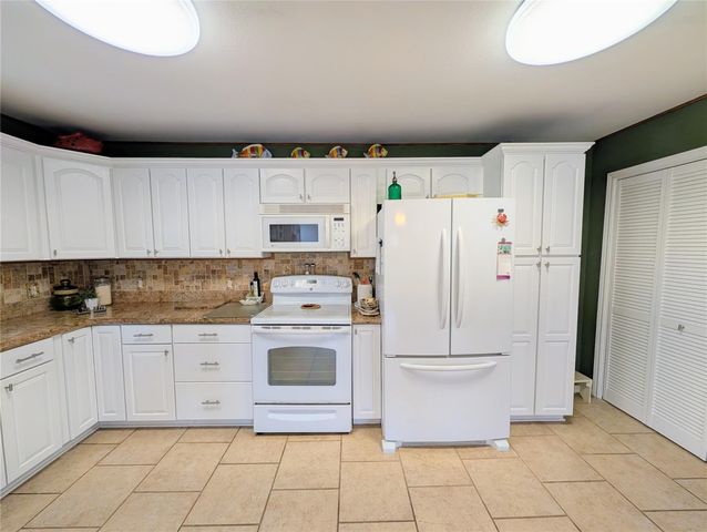 942 Surfview, Crystal Beach, TX 77650