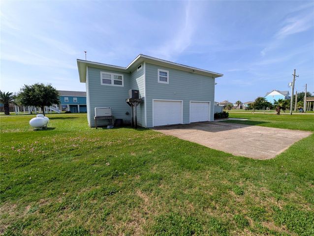 942 Surfview, Crystal Beach, TX 77650