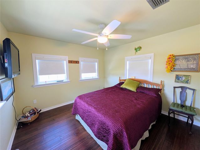 942 Surfview, Crystal Beach, TX 77650