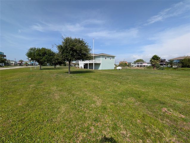 942 Surfview, Crystal Beach, TX 77650