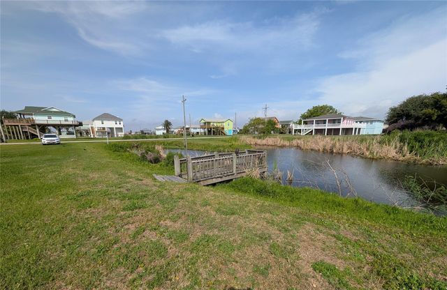 942 Surfview, Crystal Beach, TX 77650