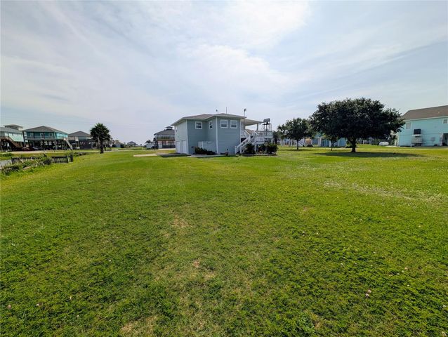 942 Surfview, Crystal Beach, TX 77650