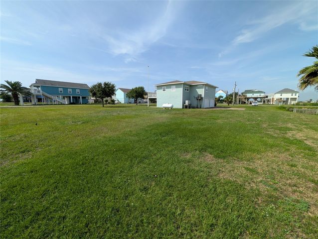 942 Surfview, Crystal Beach, TX 77650