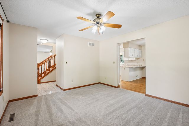 1129 Hampton Court, Iowa City, IA 52240