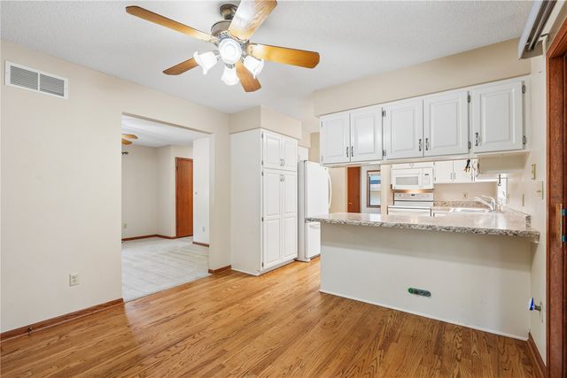 1129 Hampton Court, Iowa City, IA 52240