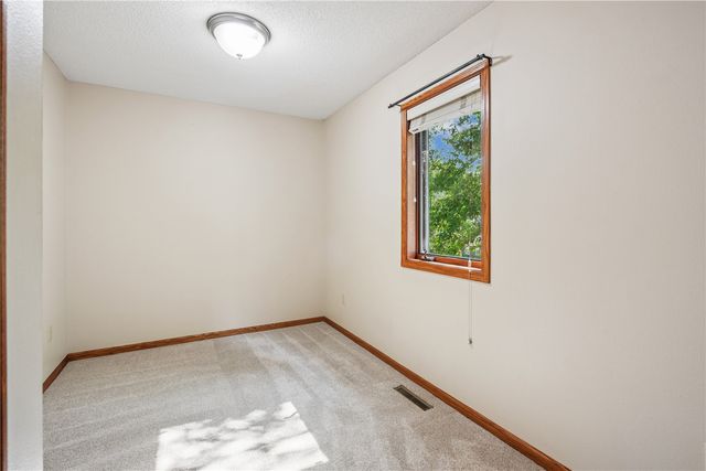 1129 Hampton Court, Iowa City, IA 52240