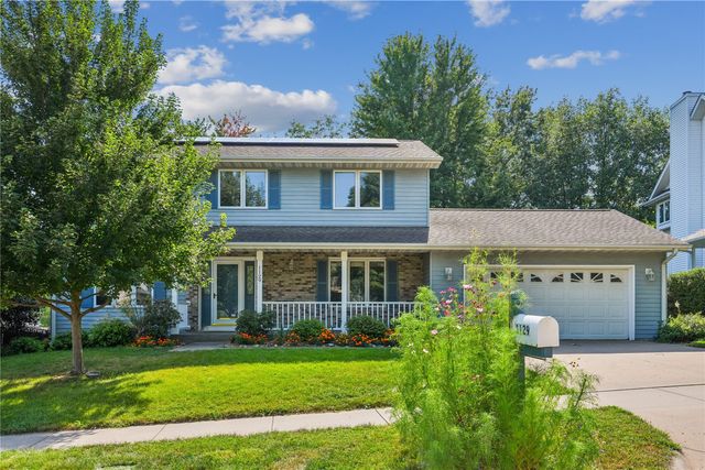 1129 Hampton Court, Iowa City, IA 52240