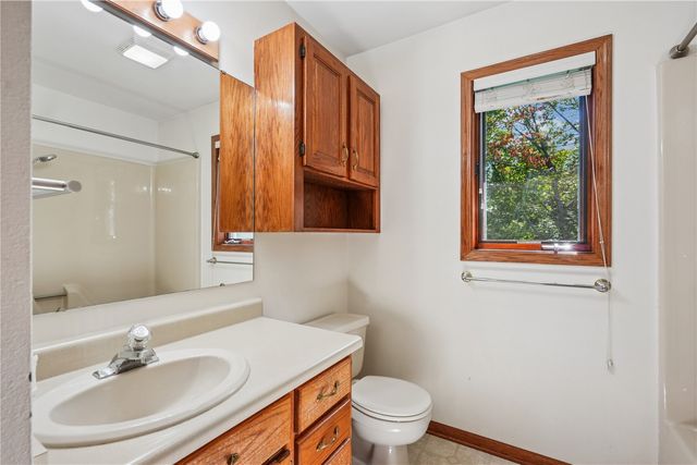 1129 Hampton Court, Iowa City, IA 52240