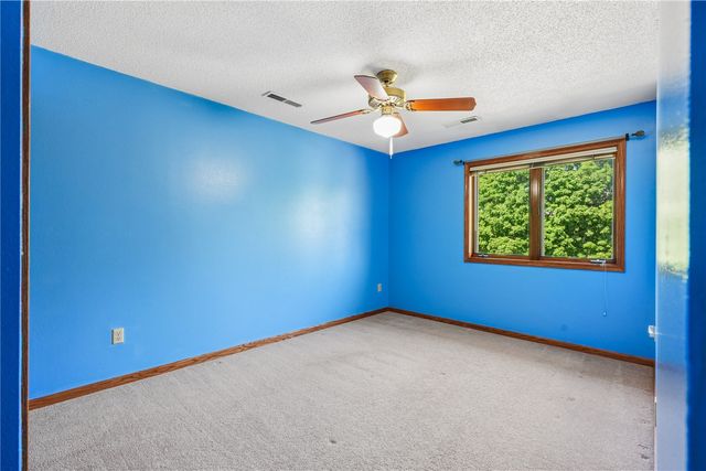 1129 Hampton Court, Iowa City, IA 52240