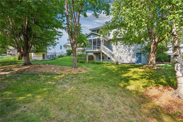 1129 Hampton Court, Iowa City, IA 52240