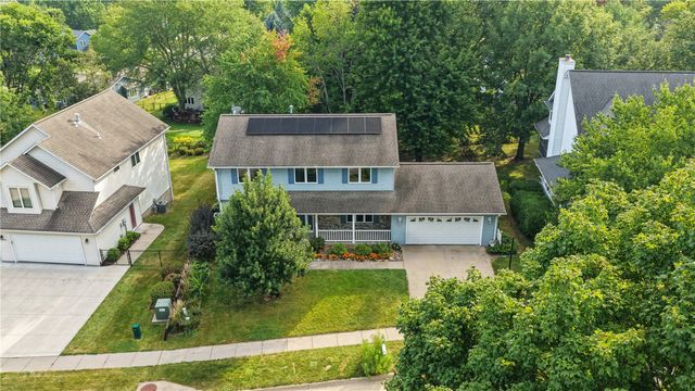1129 Hampton Court, Iowa City, IA 52240