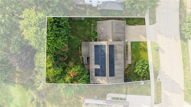 1129 Hampton Court, Iowa City, IA 52240