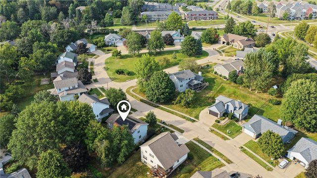 1129 Hampton Court, Iowa City, IA 52240