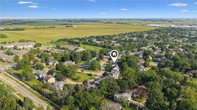 1129 Hampton Court, Iowa City, IA 52240
