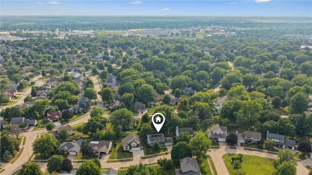 1129 Hampton Court, Iowa City, IA 52240