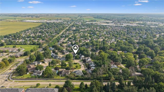 1129 Hampton Court, Iowa City, IA 52240