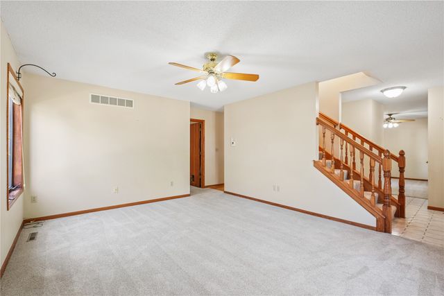 1129 Hampton Court, Iowa City, IA 52240