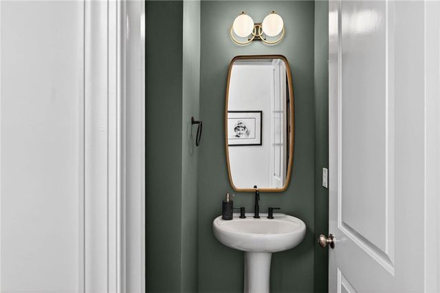 2465 Red Wine Oak Drive, Braselton, GA 30517