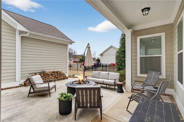 2465 Red Wine Oak Drive, Braselton, GA 30517