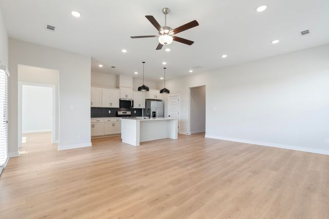 9944 DELPHINIUM DR N, Cordova, TN 38018