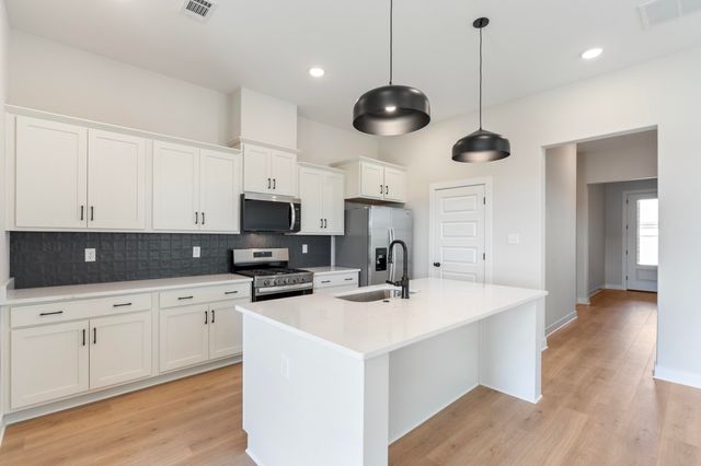 9944 DELPHINIUM DR N, Cordova, TN 38018