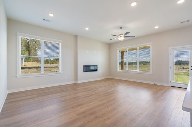 9944 DELPHINIUM DR N, Cordova, TN 38018