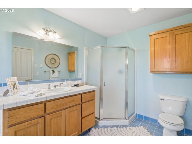 22016 AIRPORT Rd Ne, Aurora, OR 97002