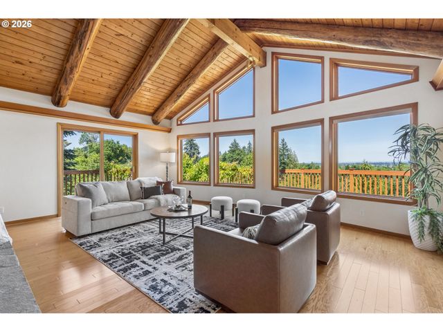 22016 AIRPORT Rd Ne, Aurora, OR 97002