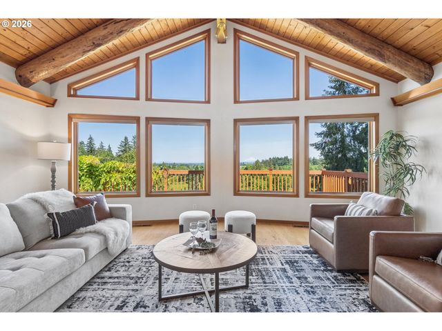 22016 AIRPORT Rd Ne, Aurora, OR 97002
