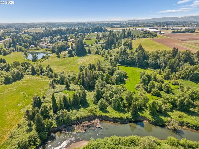 22016 AIRPORT Rd Ne, Aurora, OR 97002