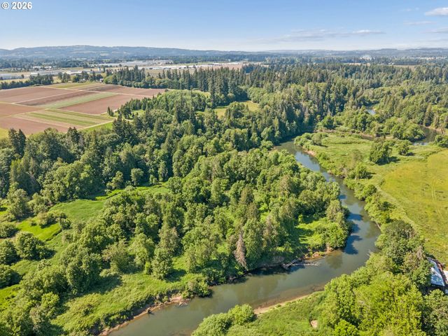 22016 AIRPORT Rd Ne, Aurora, OR 97002