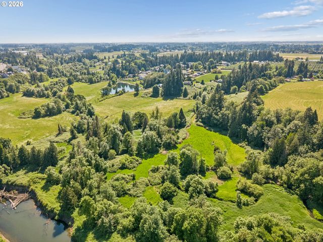 22016 AIRPORT Rd Ne, Aurora, OR 97002