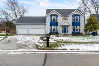 100 Pembridge Court, Sheffield Lake, OH 44054