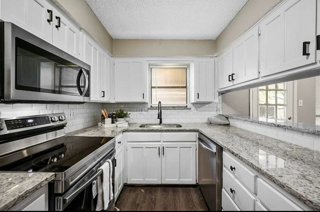 2401 Long Ridge Lane, Arlington, TX 76014