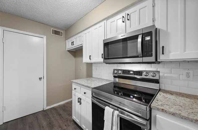 2401 Long Ridge Lane, Arlington, TX 76014