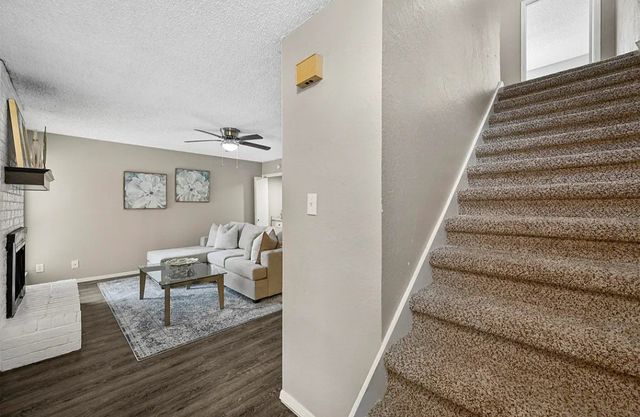 2401 Long Ridge Lane, Arlington, TX 76014