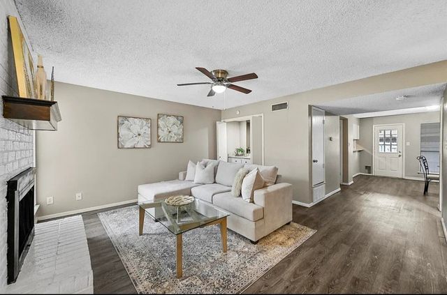 2401 Long Ridge Lane, Arlington, TX 76014