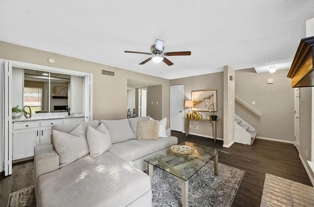 2401 Long Ridge Lane, Arlington, TX 76014