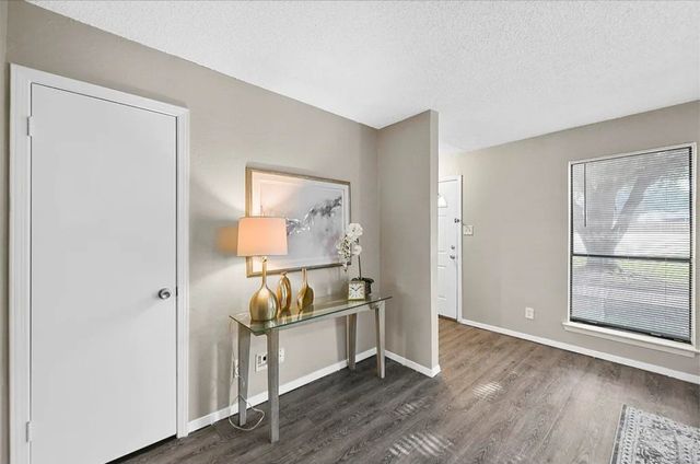 2401 Long Ridge Lane, Arlington, TX 76014