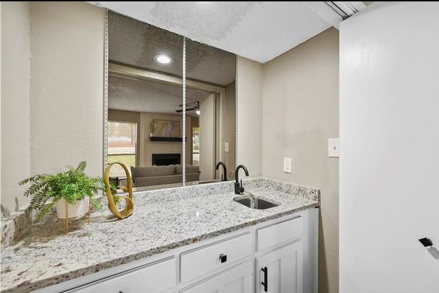 2401 Long Ridge Lane, Arlington, TX 76014